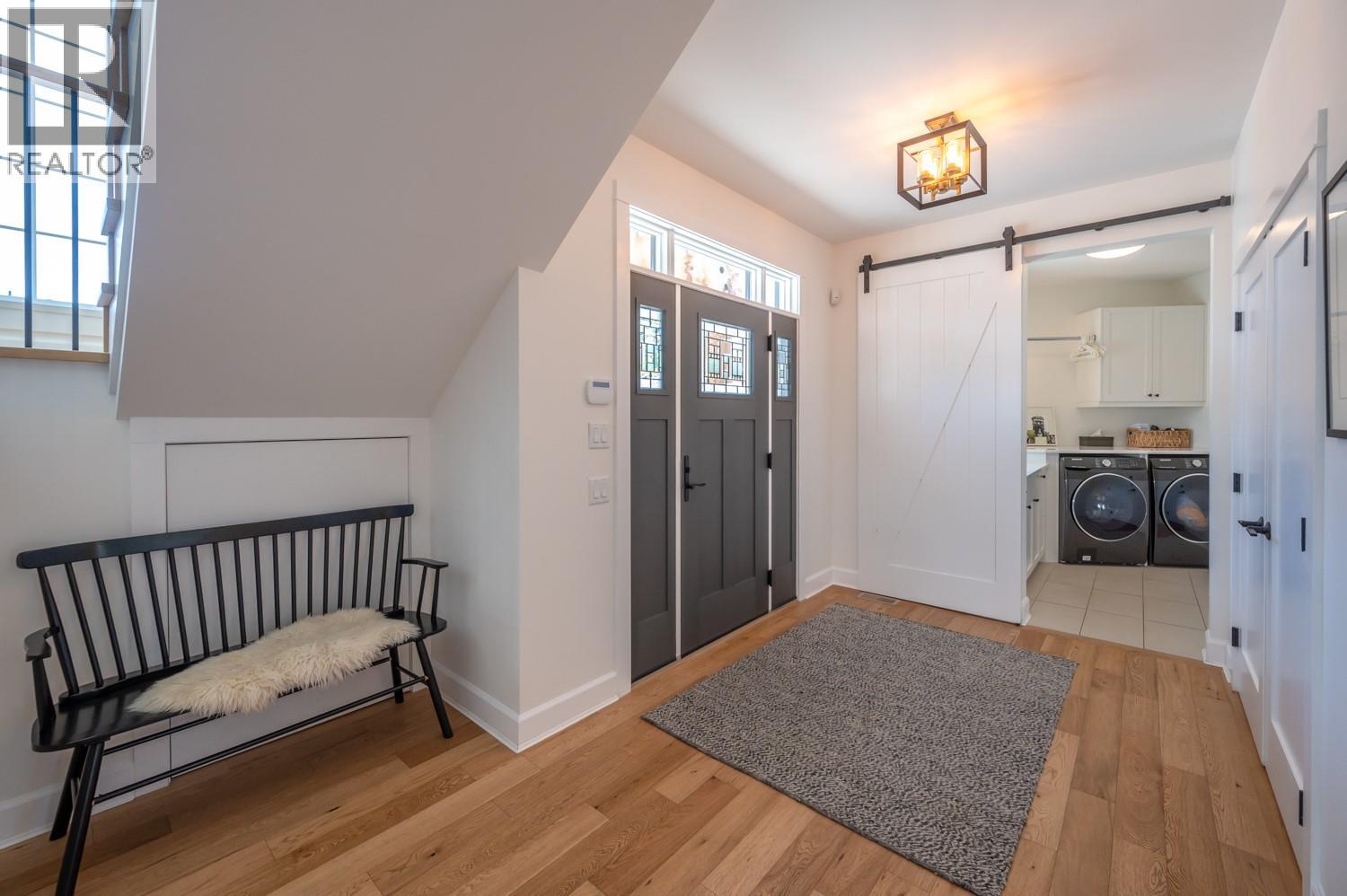 876 JOHNSON Street - 19