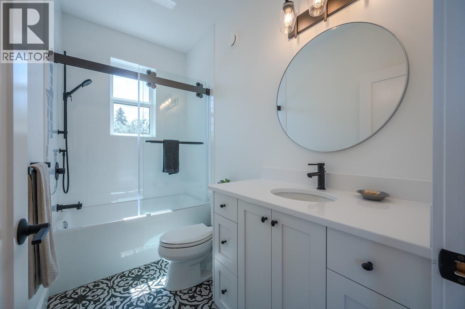 876 JOHNSON Street - 34