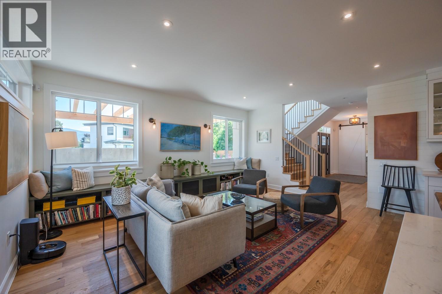 876 JOHNSON Street - 11