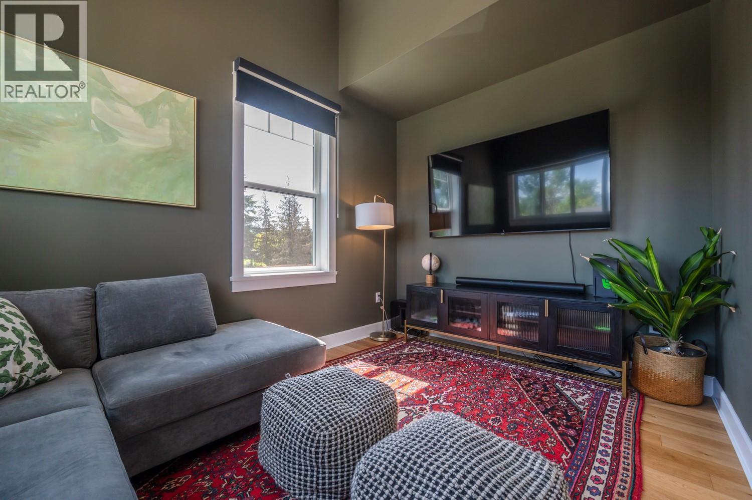 876 JOHNSON Street - 24