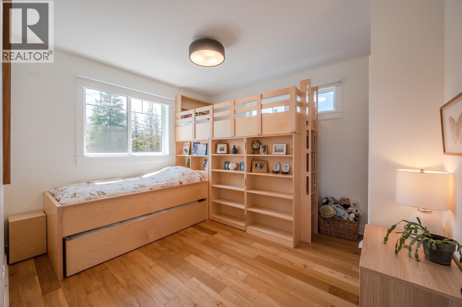 876 JOHNSON Street - 36