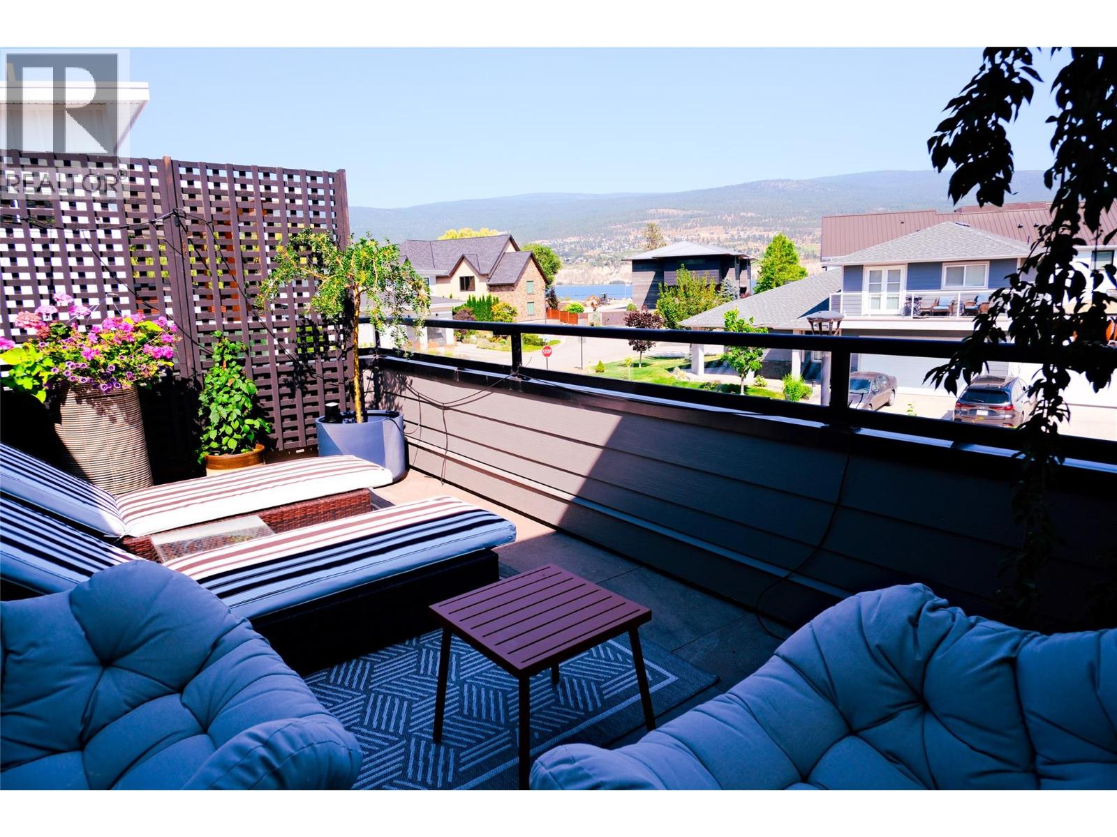 876 JOHNSON Street - 39