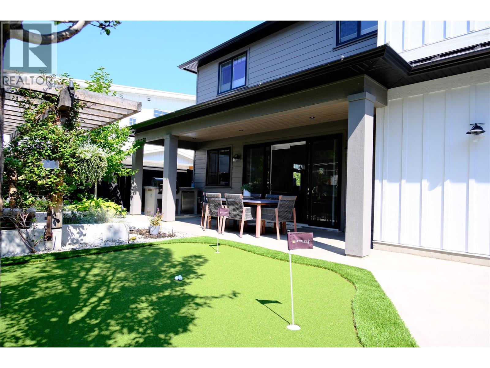 876 JOHNSON Street - 40