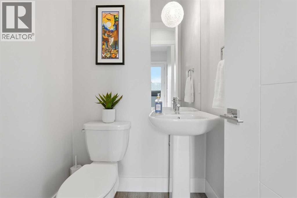 3138 44 Street SW - Image 16