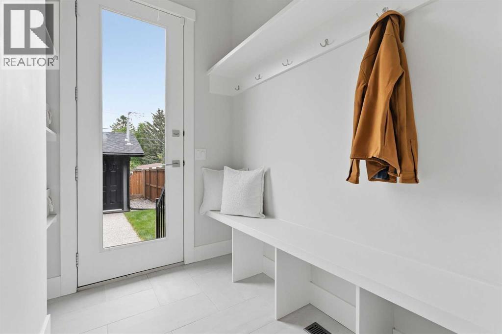 3138 44 Street SW - Image 17