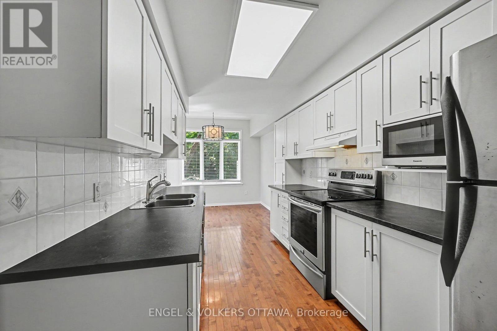 101 MARGRAVE AVENUE - 8