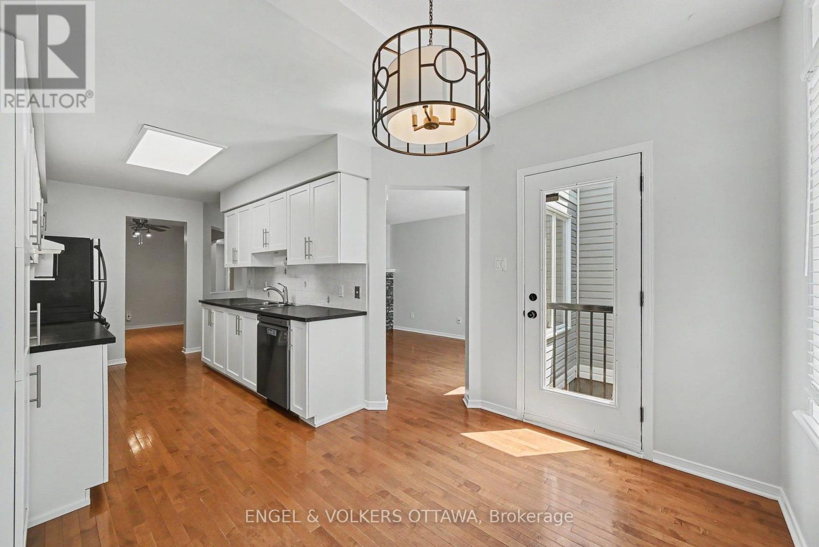 101 MARGRAVE AVENUE - 9