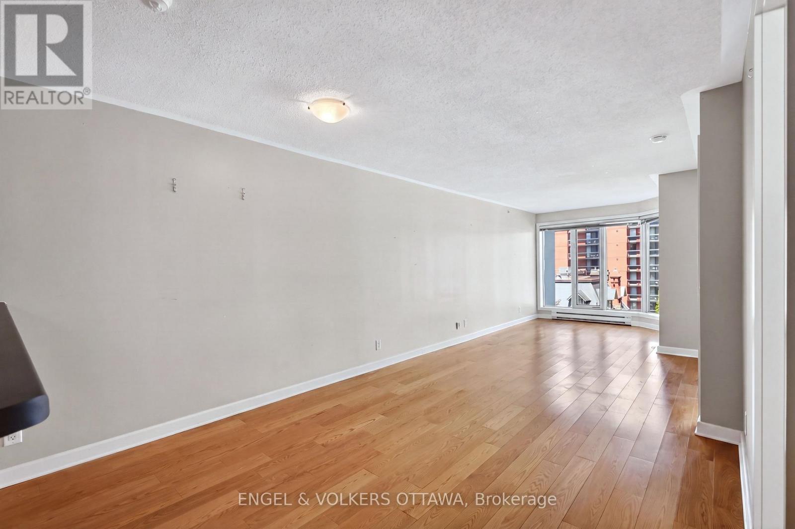 #604 138 SOMERSET STREET W - 15