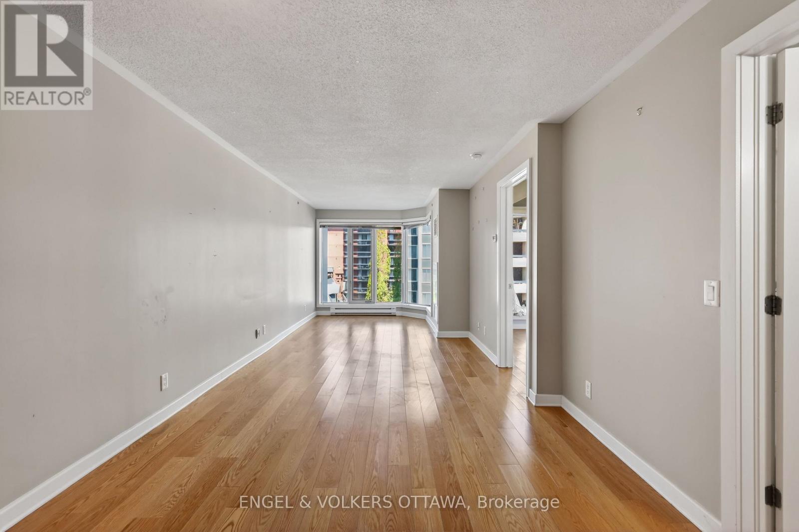 #604 138 SOMERSET STREET W - 16