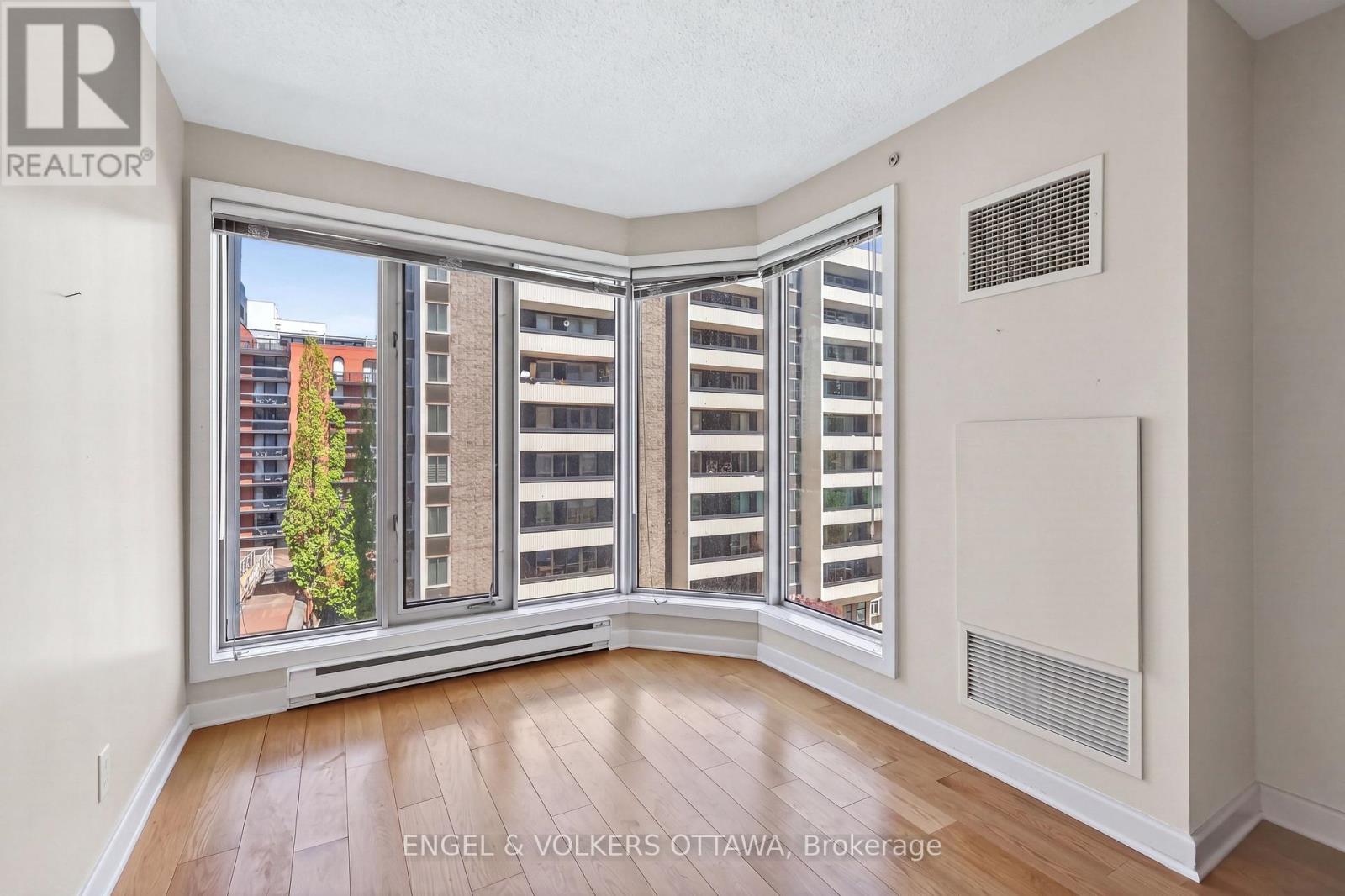 #604 138 SOMERSET STREET W - 21