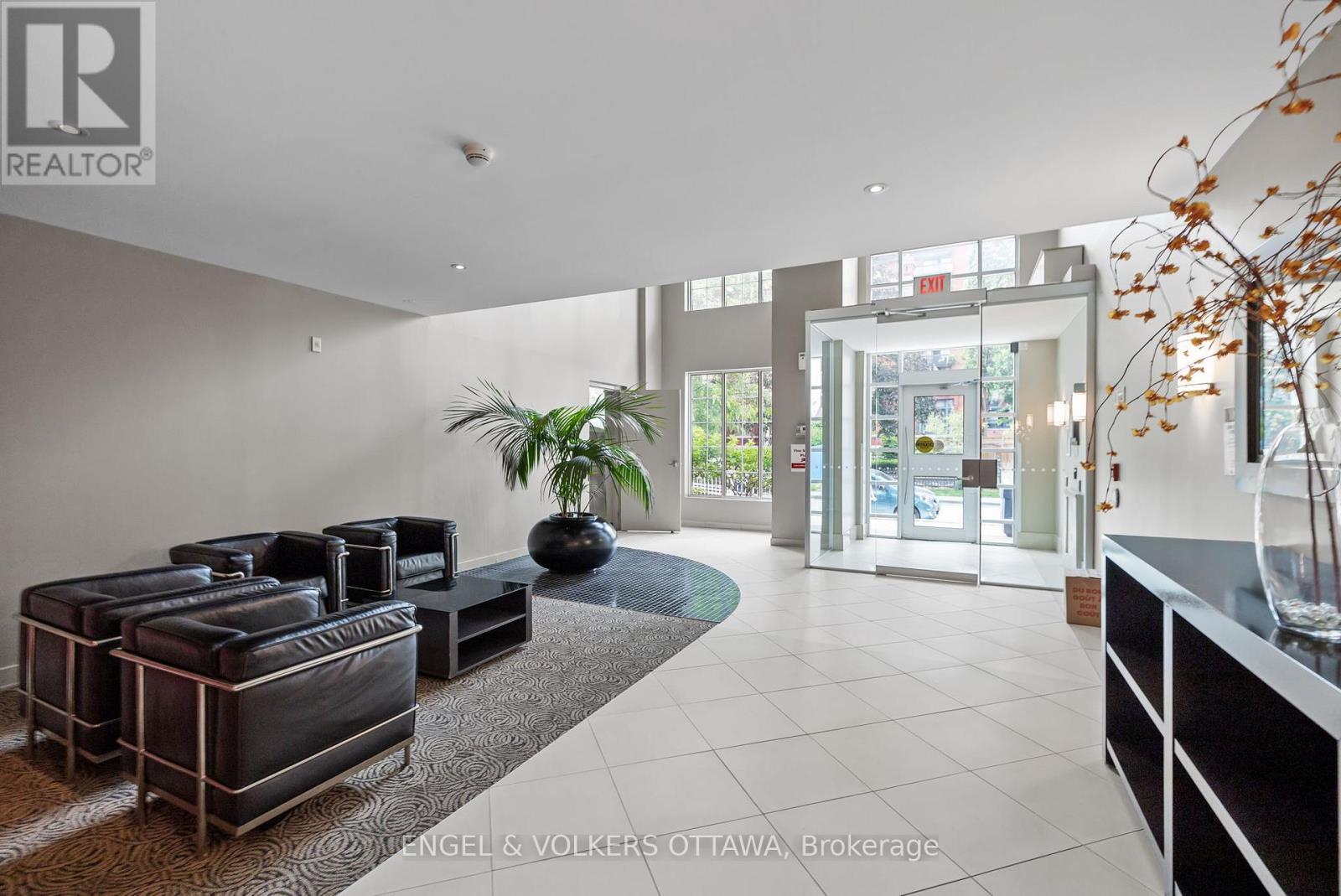 #604 138 SOMERSET STREET W - 34