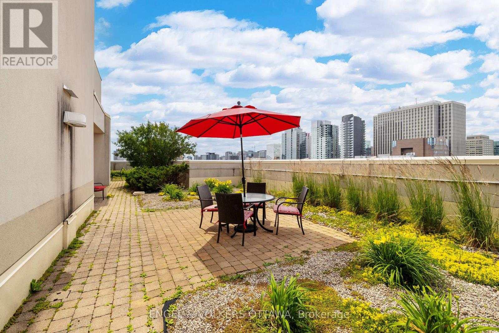 #604 138 SOMERSET STREET W - 38