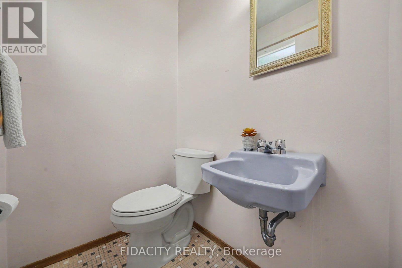 18 ROSS STREET - 12