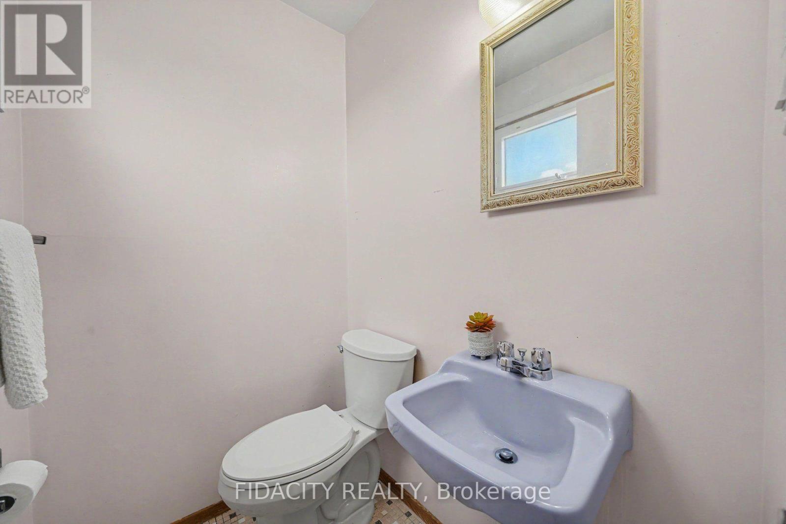 18 ROSS STREET - 13