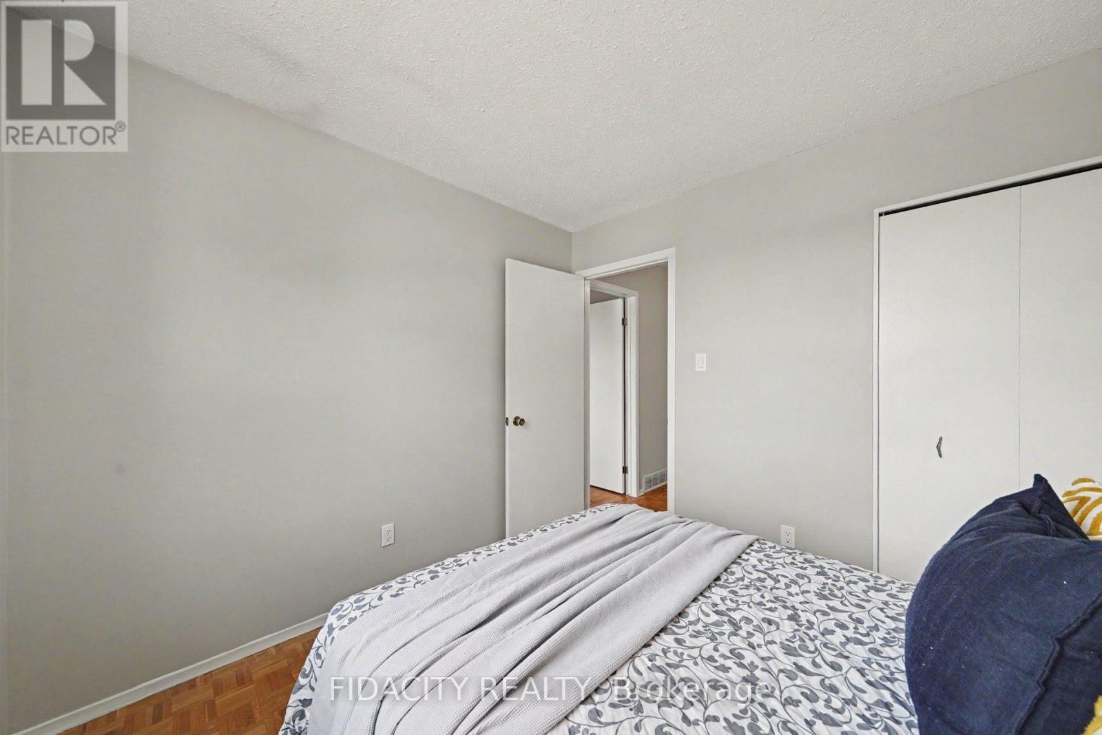 18 ROSS STREET - 15