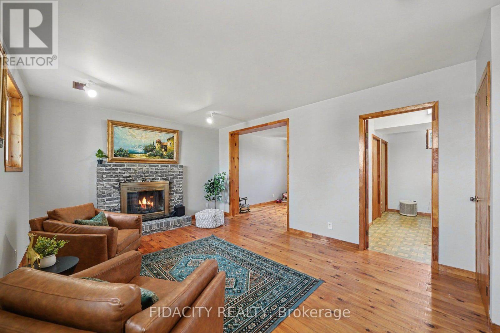 18 ROSS STREET - 21