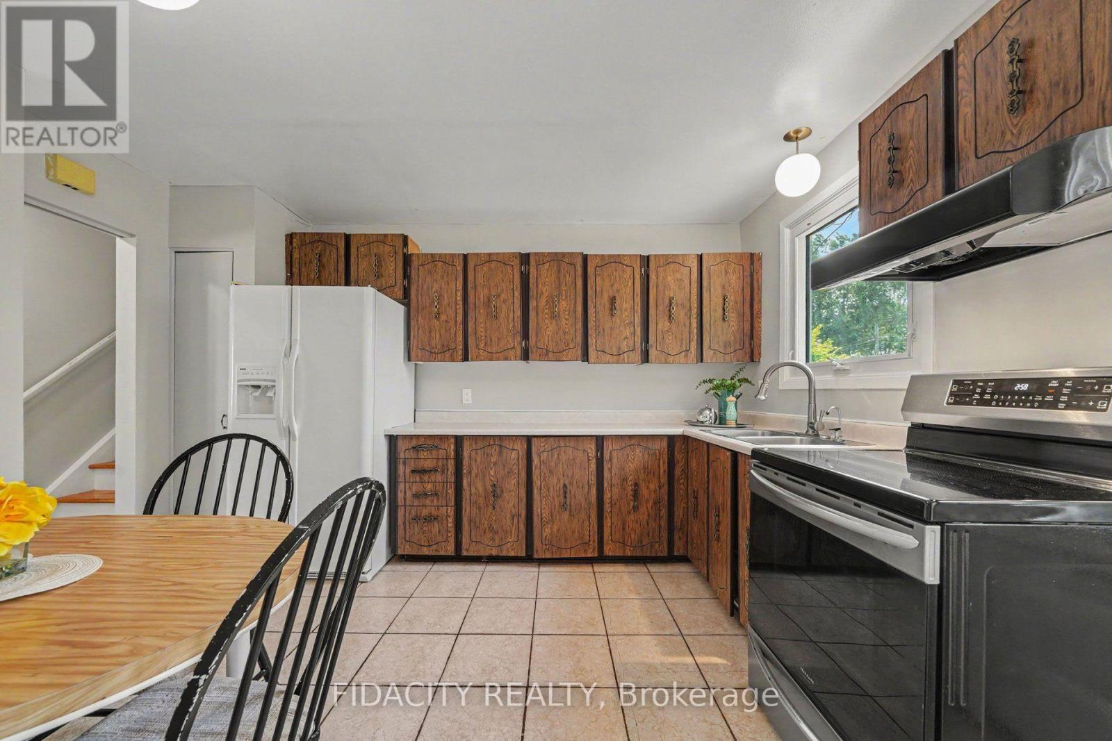 18 ROSS STREET - 7