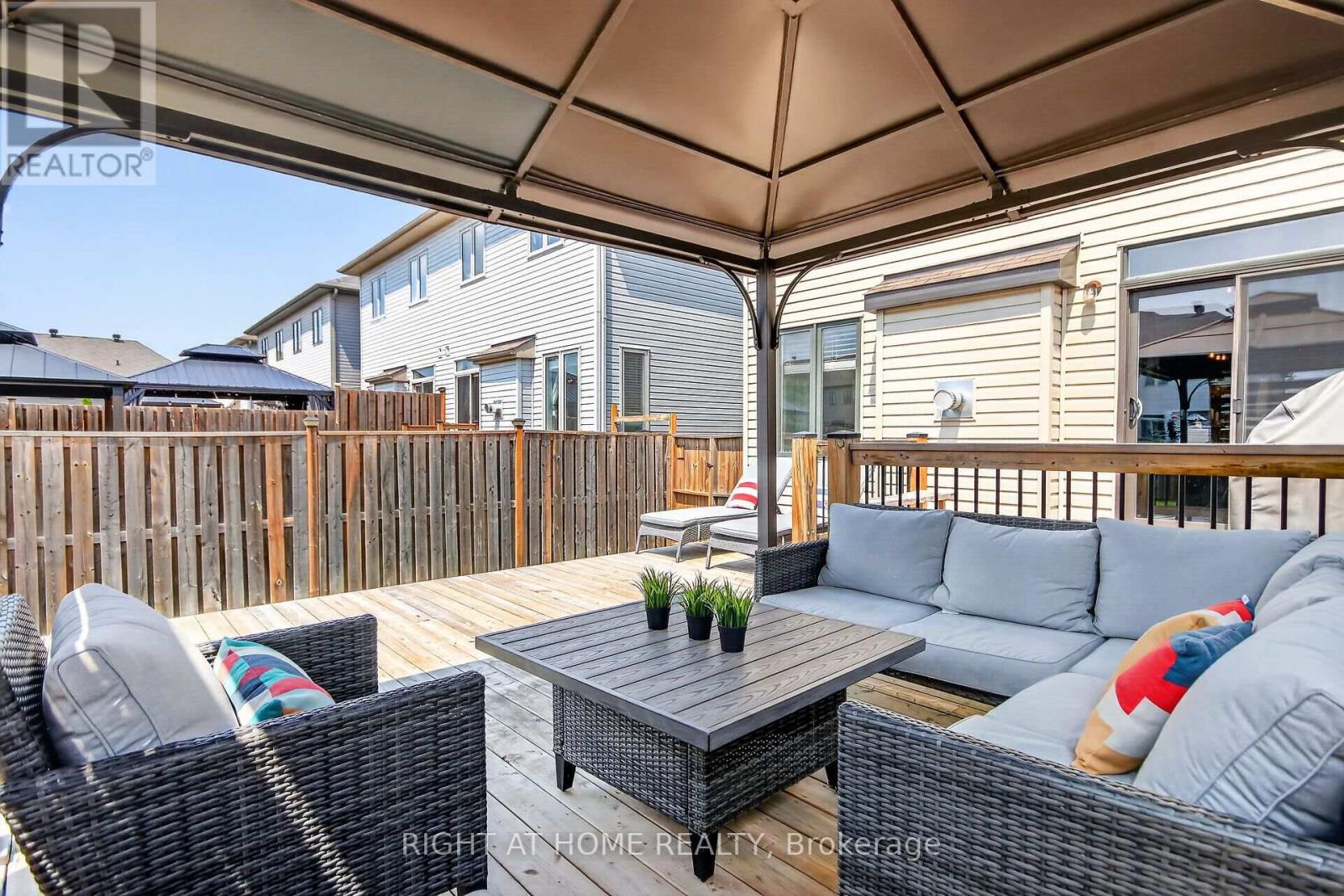 84 FRANCIS STREET - 42