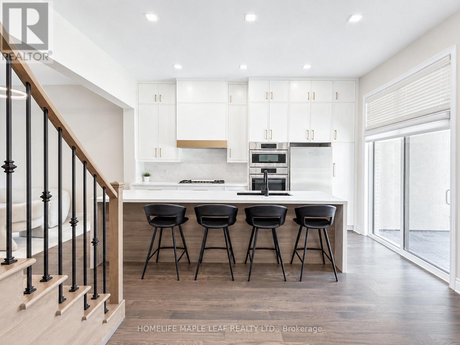 11 AYLIN CRESCENT - 13