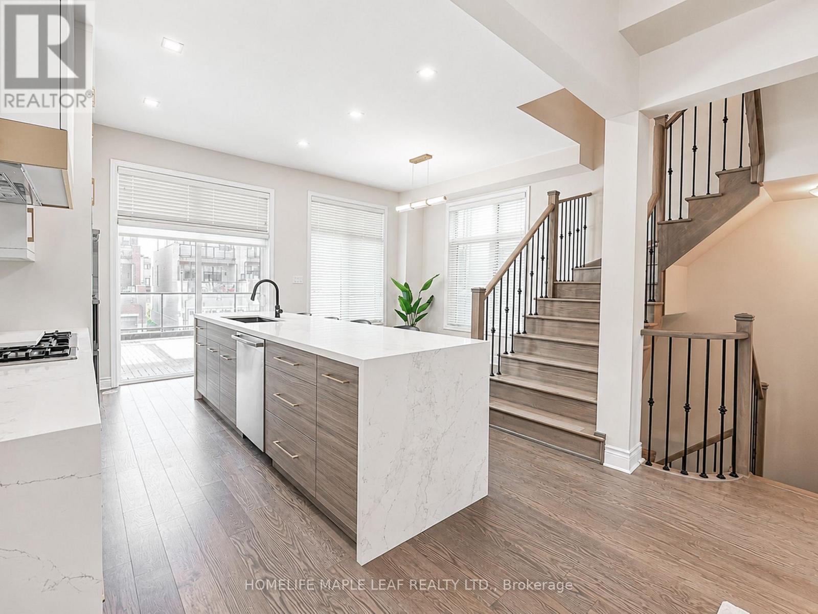 11 AYLIN CRESCENT - 17