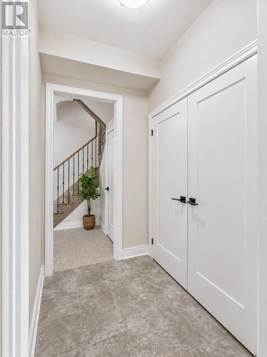 11 AYLIN CRESCENT - 2