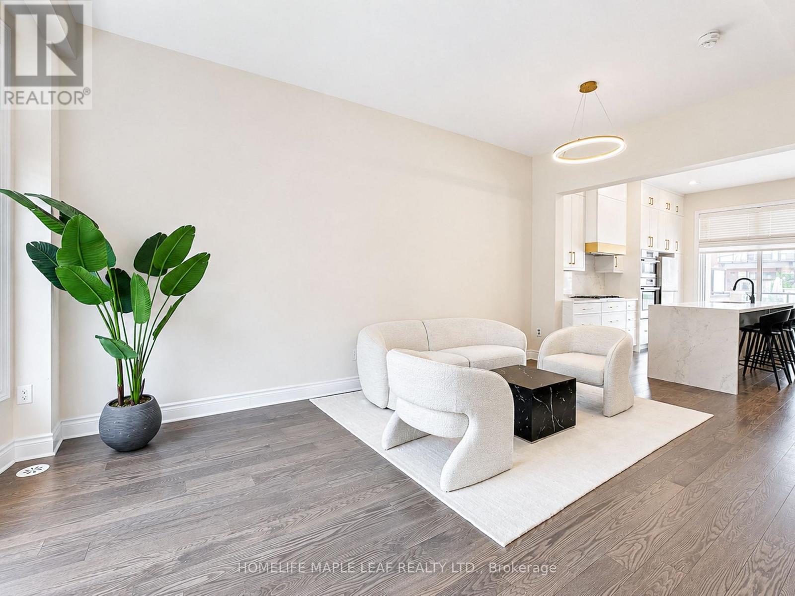 11 AYLIN CRESCENT - 9