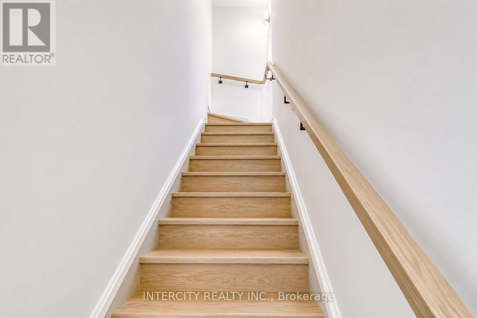 #1504 11 DAVID EYER ROAD - 12