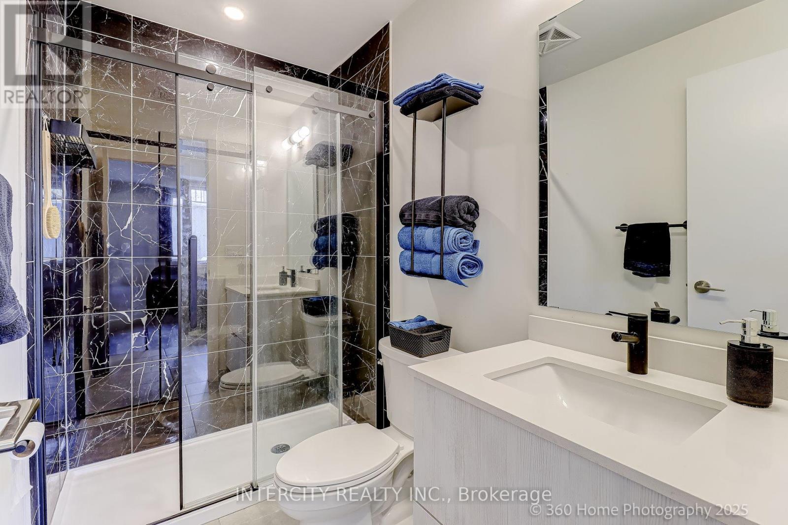 #1504 11 DAVID EYER ROAD - 16