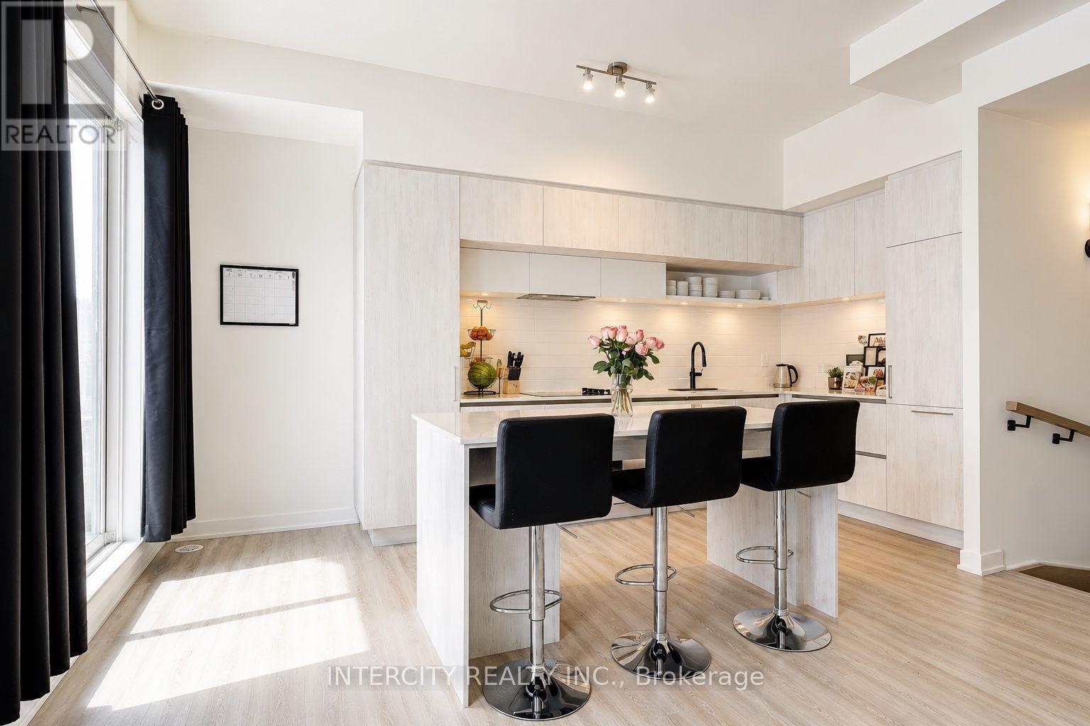 #1504 11 DAVID EYER ROAD - 3