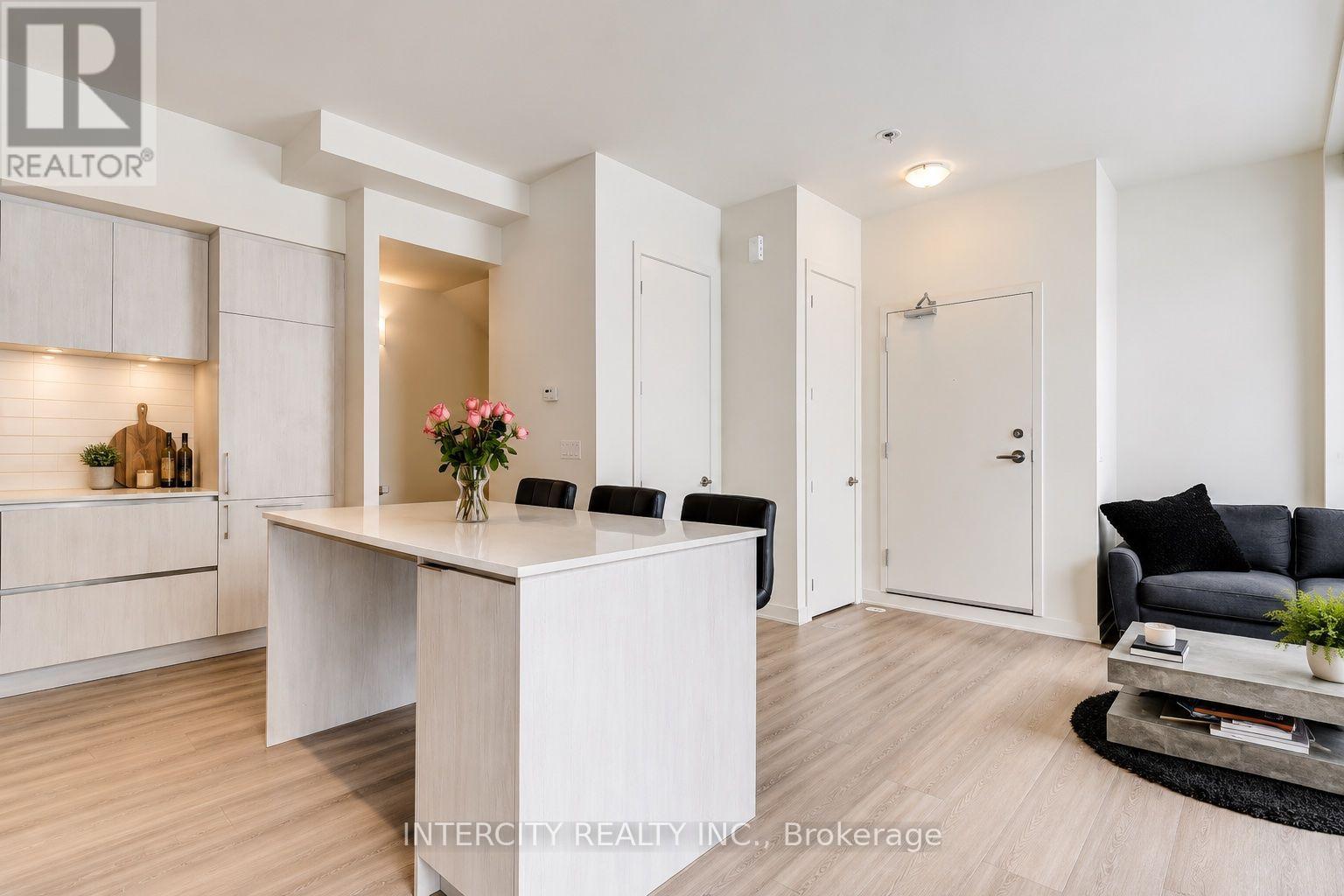 #1504 11 DAVID EYER ROAD - 7