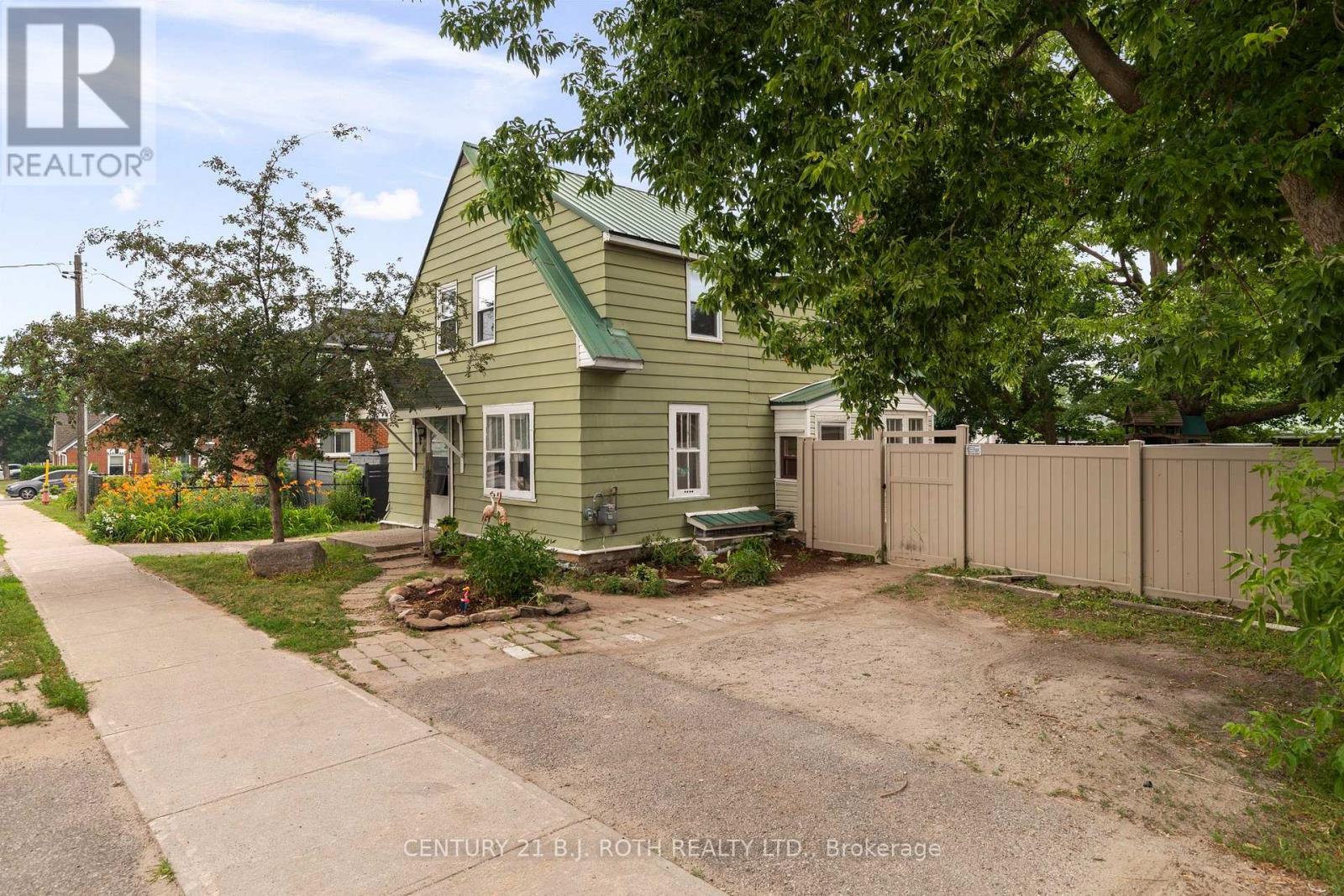 356 WEST STREET N - 17