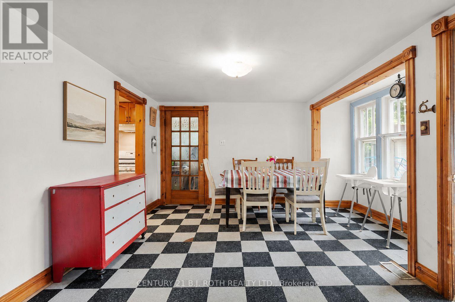 356 WEST STREET N - 7