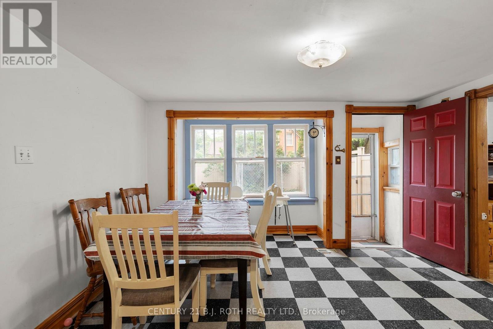 356 WEST STREET N - 8