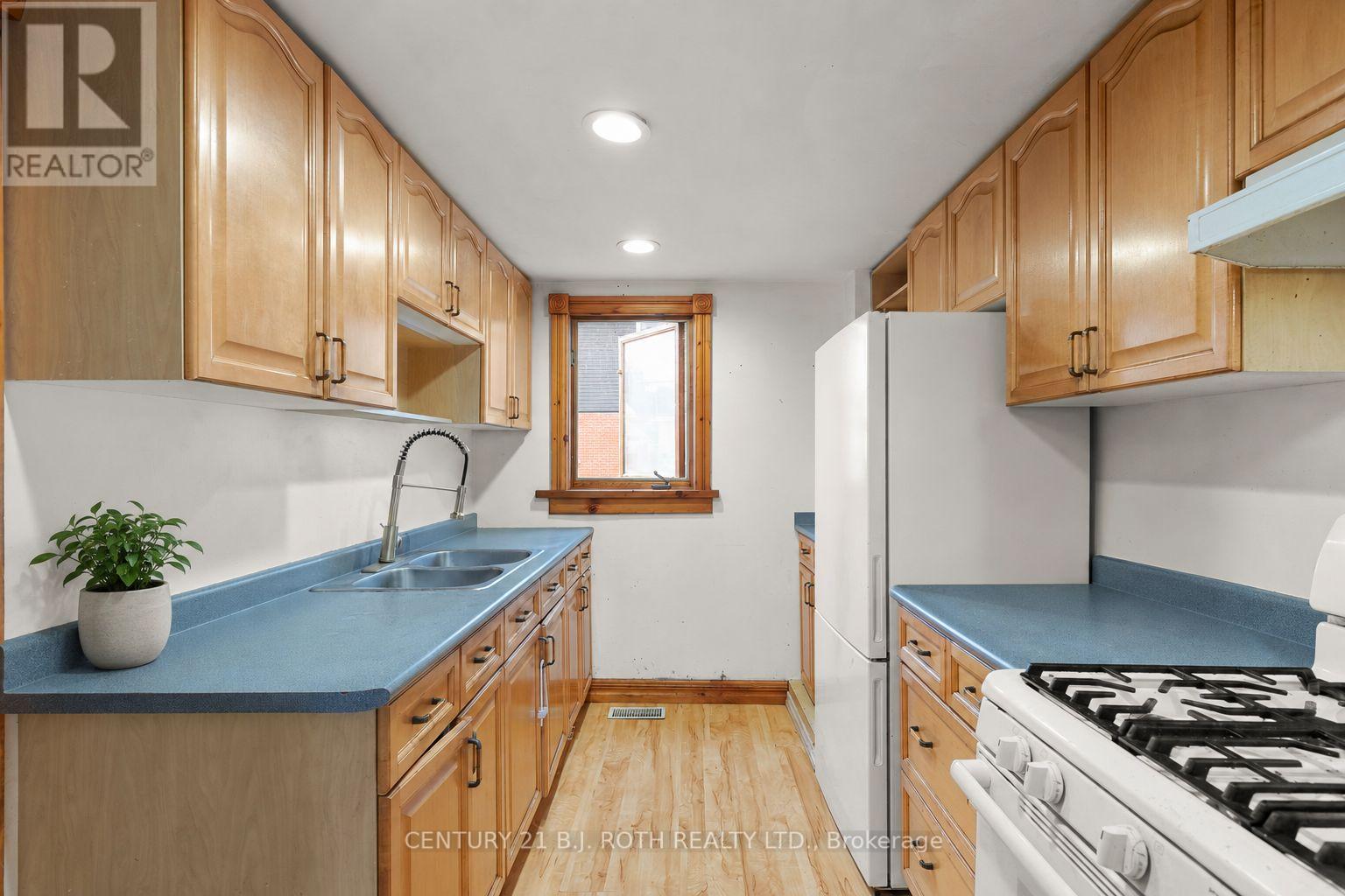 356 WEST STREET N - 9