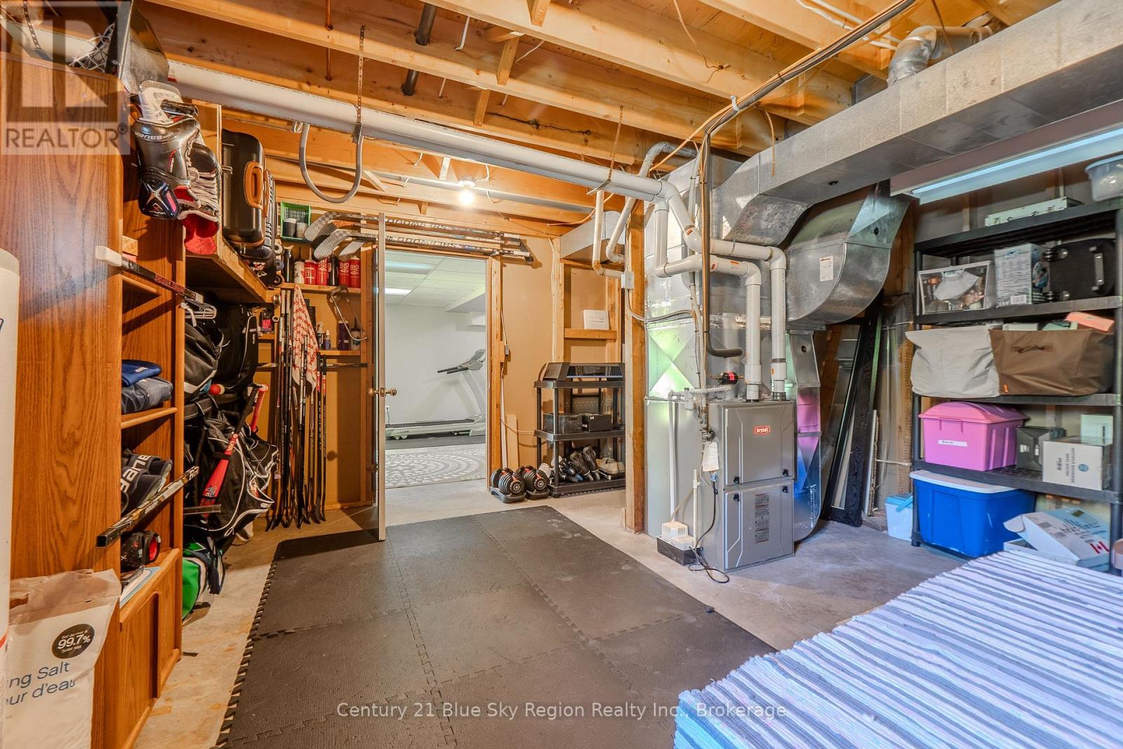 1033 CENTENNIAL CRESCENT - 40