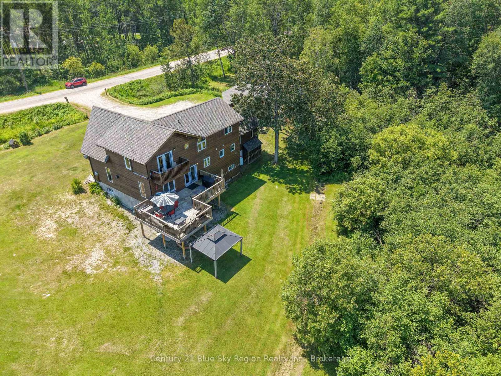 1033 CENTENNIAL CRESCENT - 44