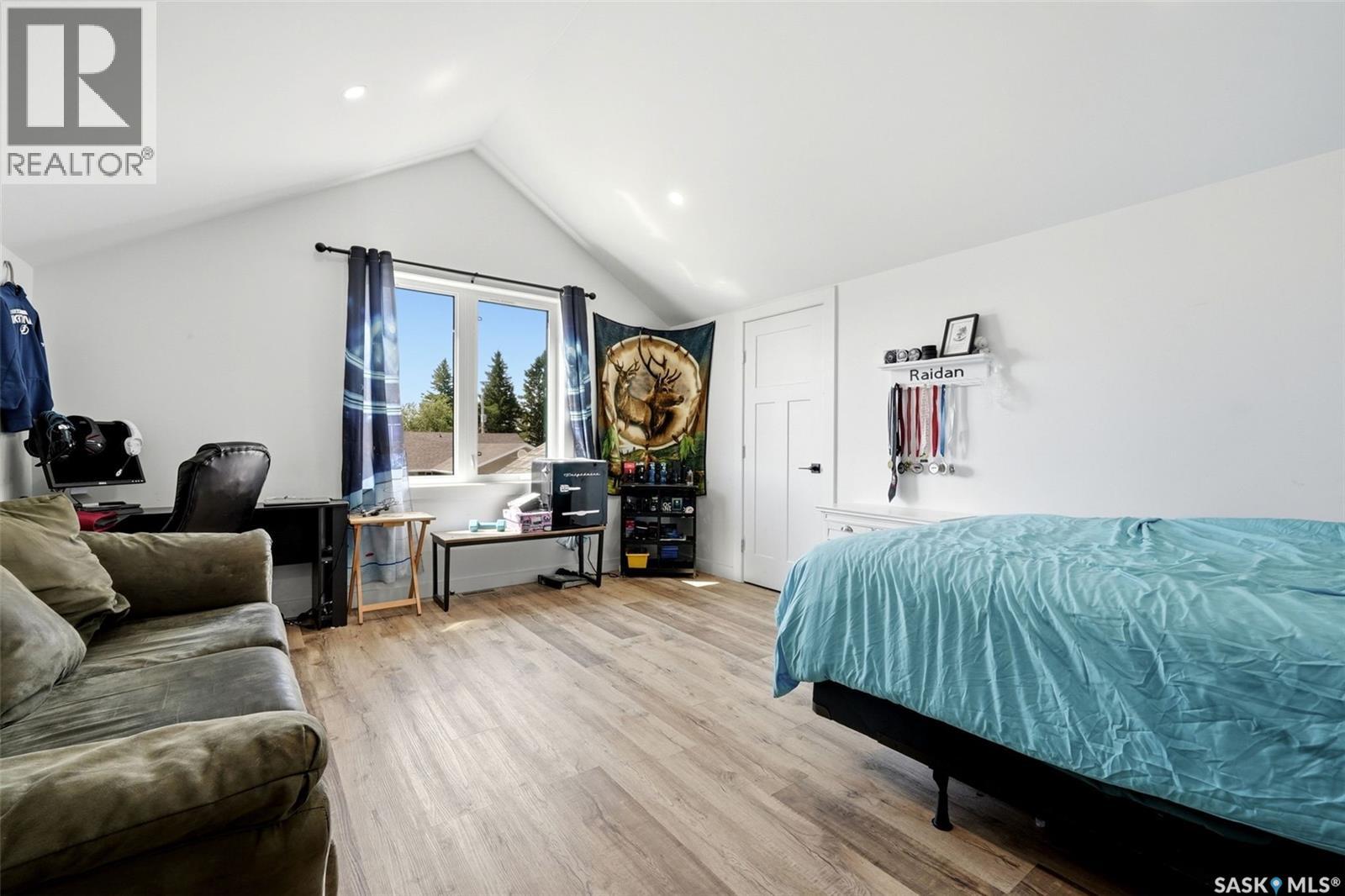 520 Burns AVENUE - Image 38