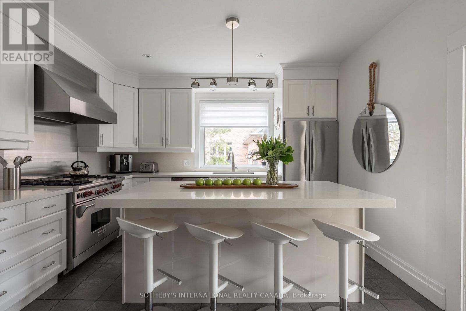77 CATHERINE AVENUE - 25