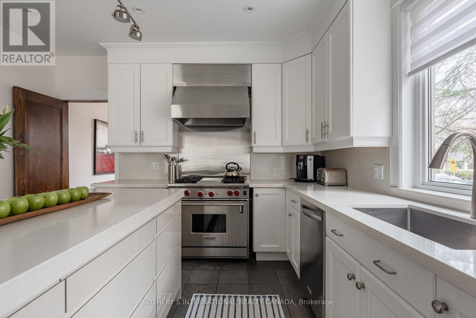 77 CATHERINE AVENUE - 27