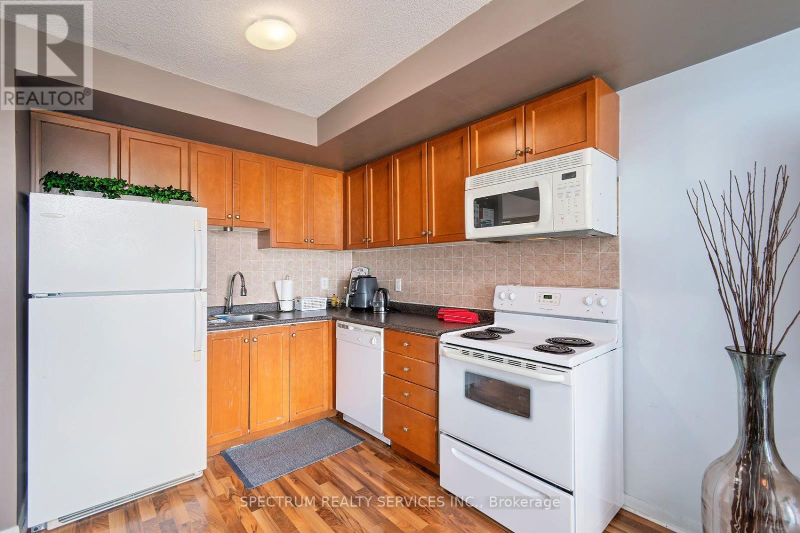 #406 2464 WESTON ROAD - 17
