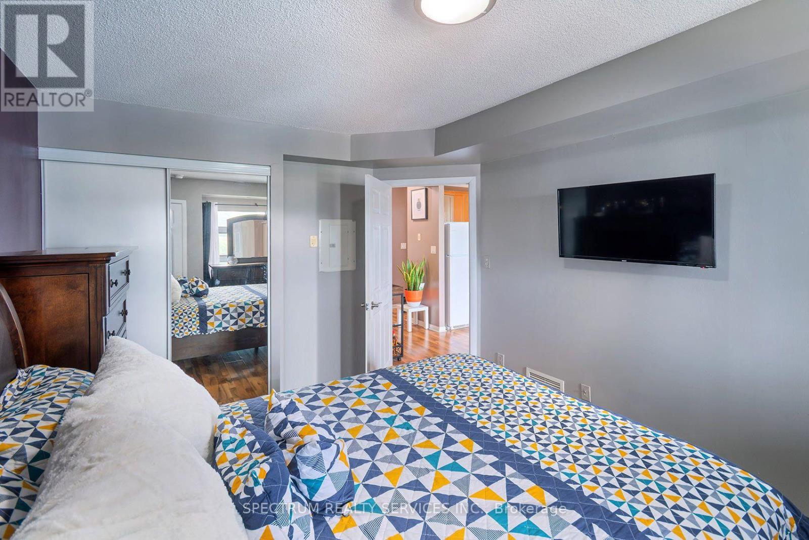 #406 2464 WESTON ROAD - 20