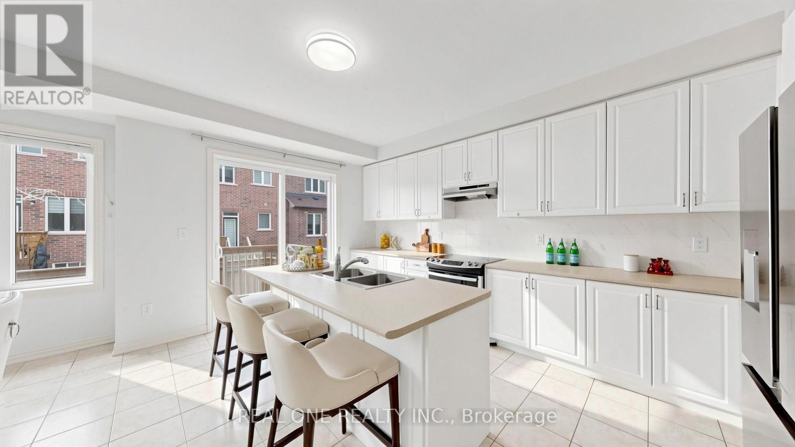 488 GEORGE RYAN AVENUE - 13