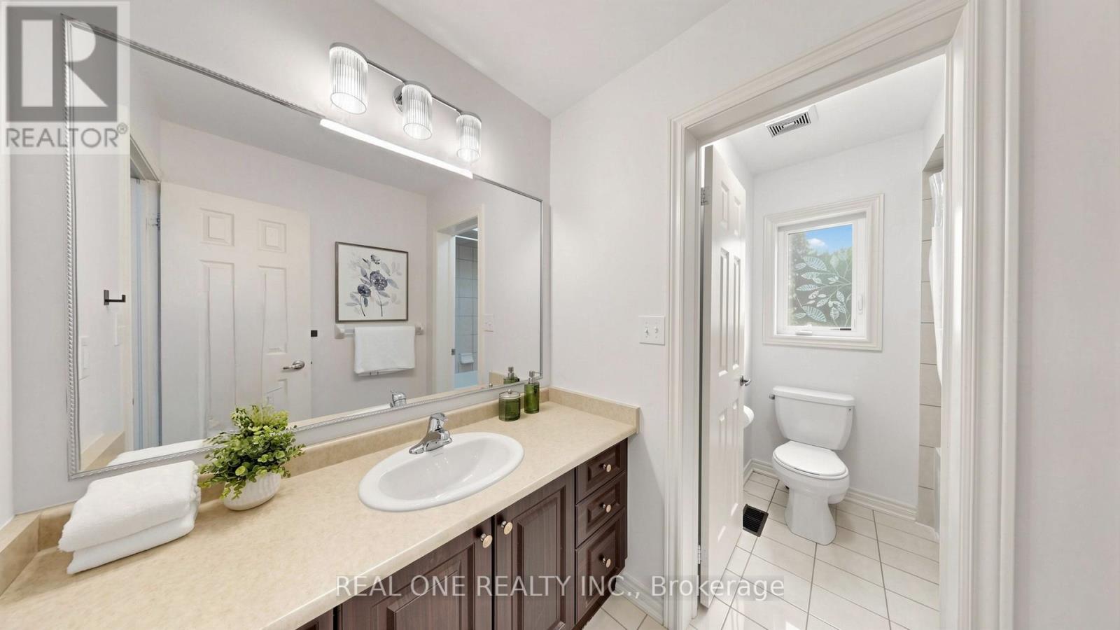 488 GEORGE RYAN AVENUE - 33
