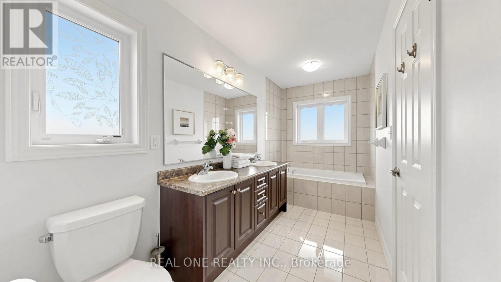 488 GEORGE RYAN AVENUE - 41