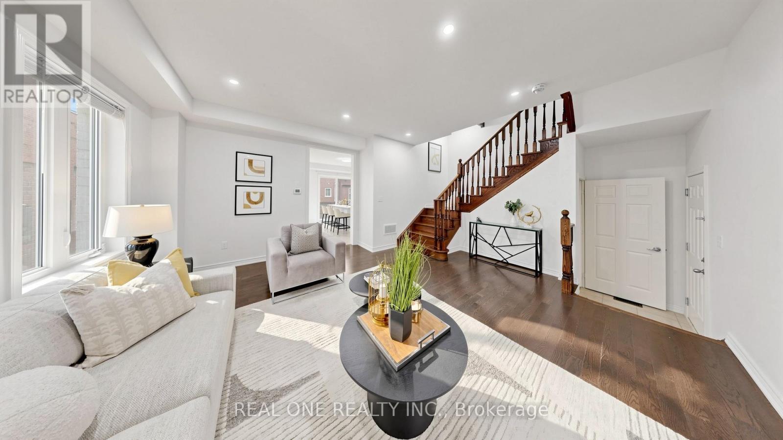 488 GEORGE RYAN AVENUE - 9