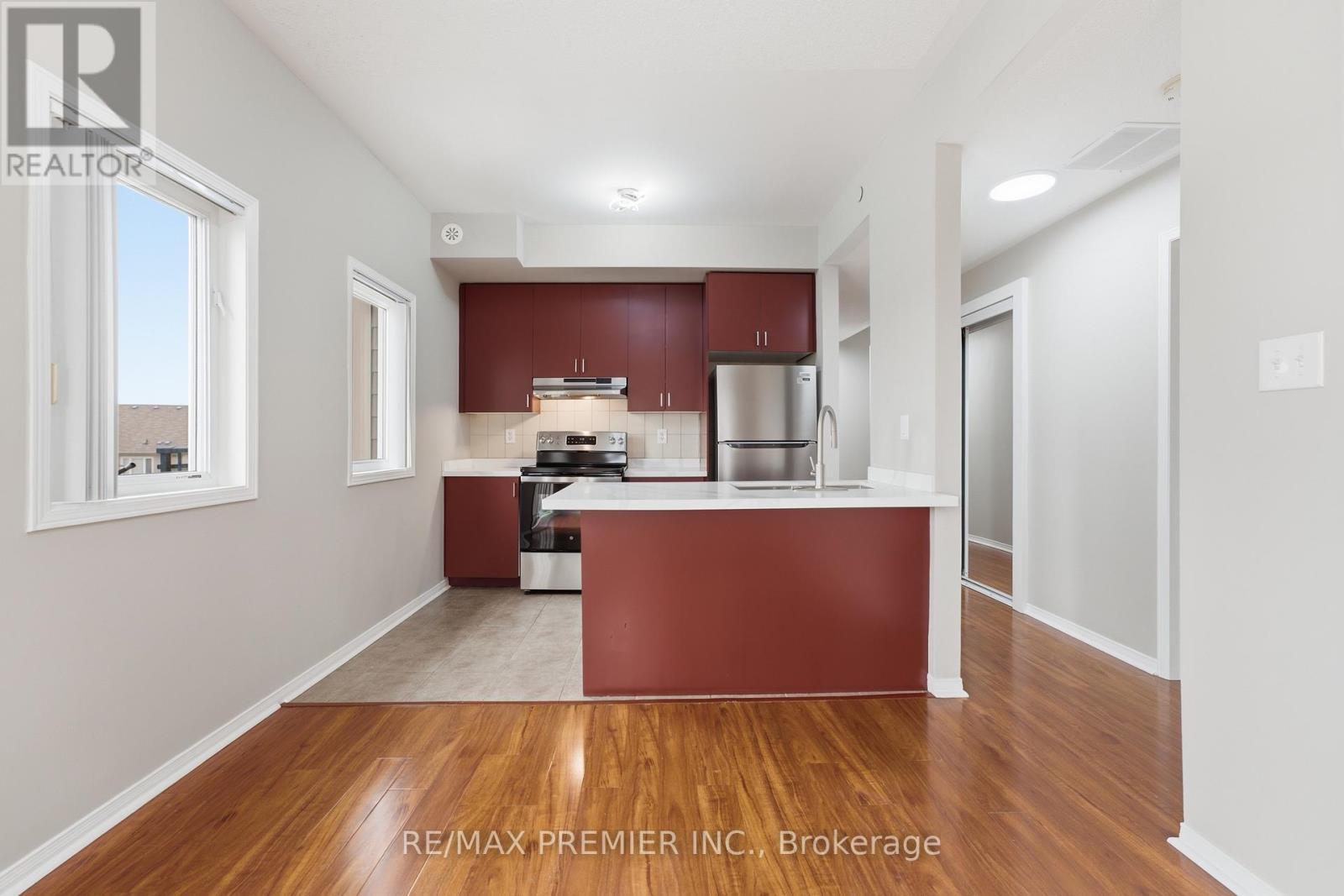 Quartz countertop, new fridge & stove
