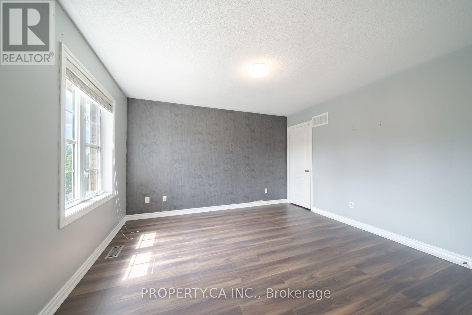 75 IRON BLOCK DRIVE - Image 20