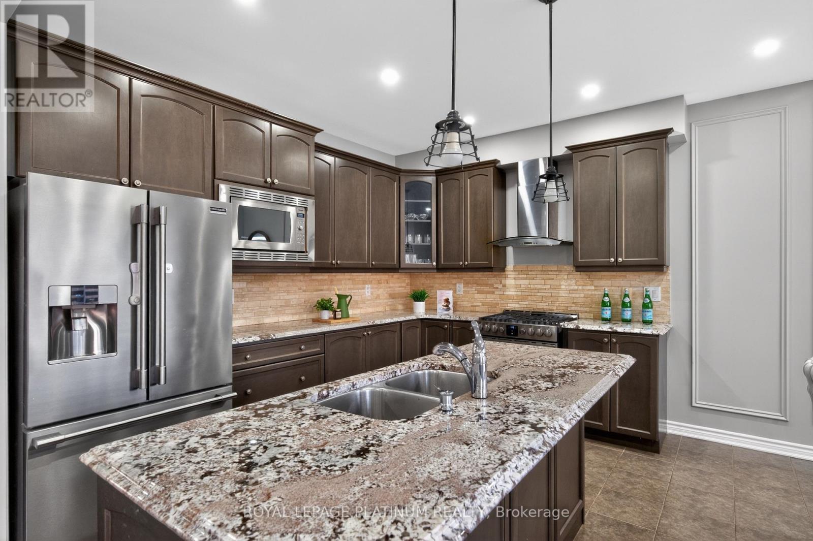 15 AYLESBURY DRIVE - 13