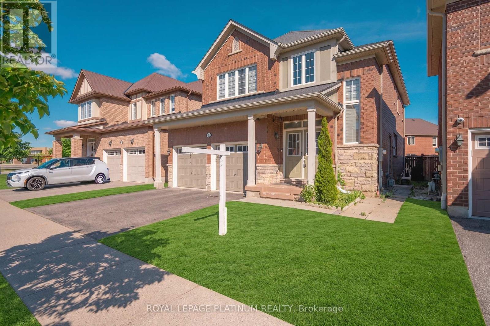15 AYLESBURY DRIVE - 3
