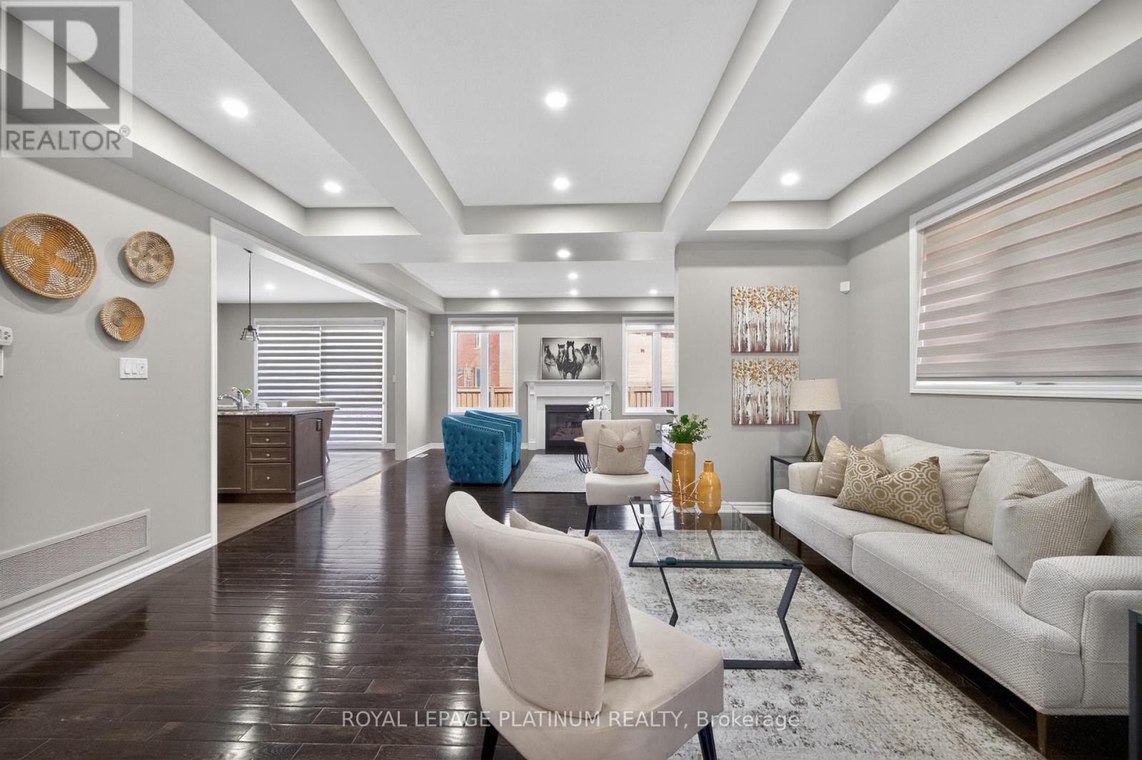 15 AYLESBURY DRIVE - 7